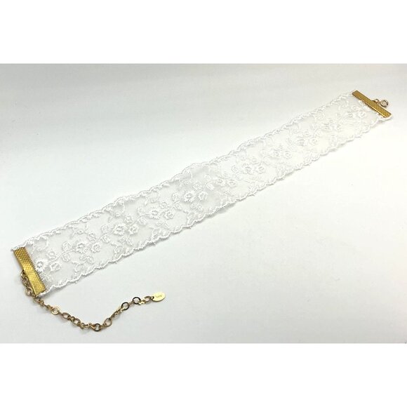 White Floral Lace Choker Necklace With Gold Clasp and Adjustable Chain - Picture 2 of 6